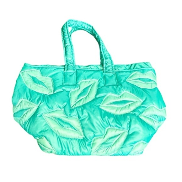 Wildfox Puffer Quilted Nylon Lips Tote Gym Bag - Picture 4 of 8